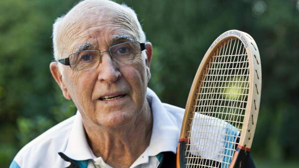 Muere el histórico tenista Andrés Gimeno, campeón de Roland Garros en 1972