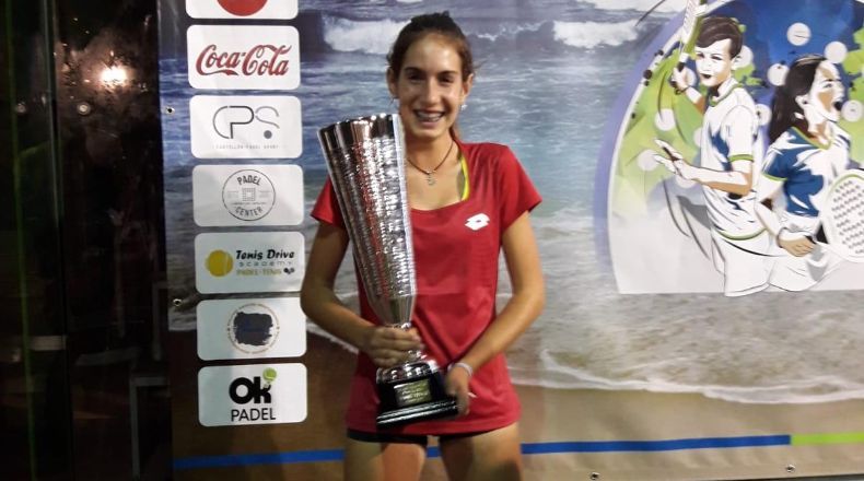 La altafullense Anna Ortiz (CTT), campeona mundial por equipos de pádel .