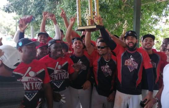 Liga Centro gana torneo BBB navideño de softbol