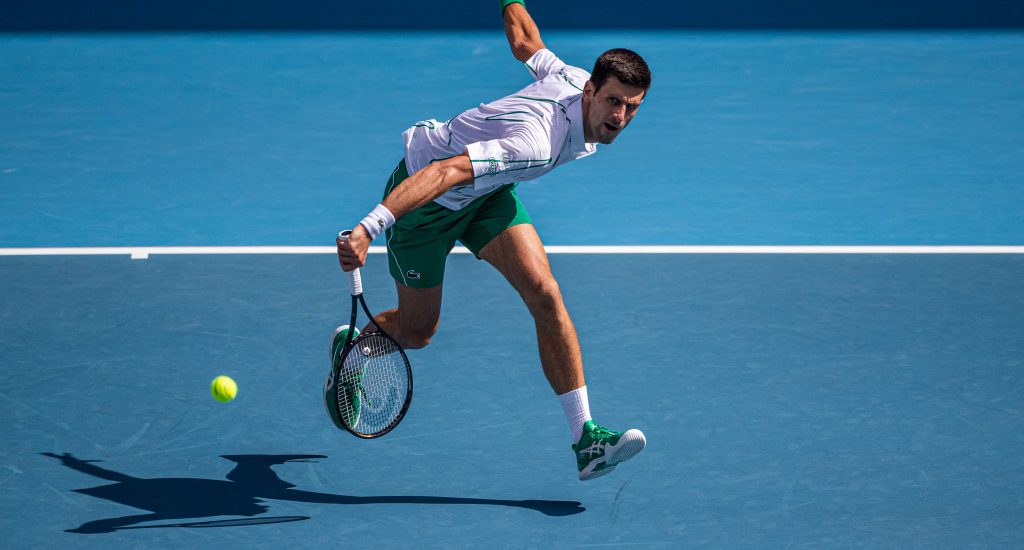 Djokovic vence a Milos Raonic y se enfrentará con Federer en semifinales