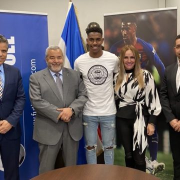 FutbolFull SRL, representará a Junior Firpo en RD