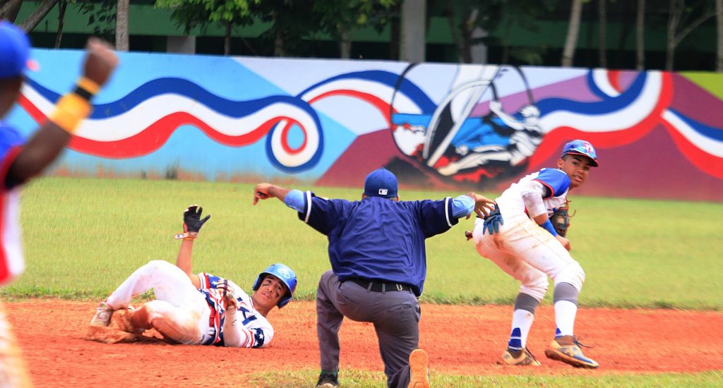 Puerto Rico y Salcedo clasifican en torneo de Béisbol Internacional de Moca