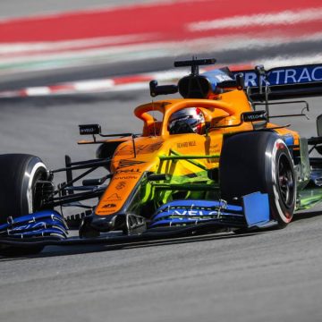 Carlos Sainz y Verstappen se dan un atracón en Barcelona