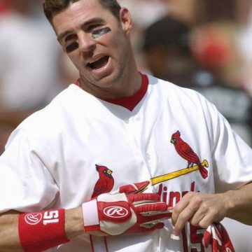 Jim Edmonds dio positivo por COVID-19