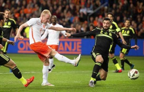 La Federación Holandesa de Fútbol estudia dar por finalizada la temporada