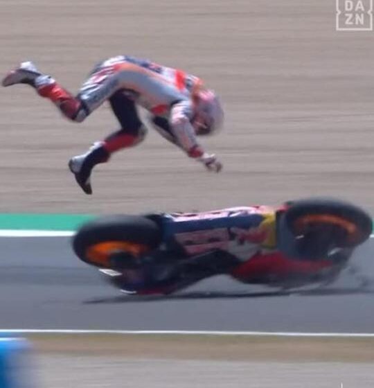 Quartararo gana MotoGP de España y Marquez se accidenta