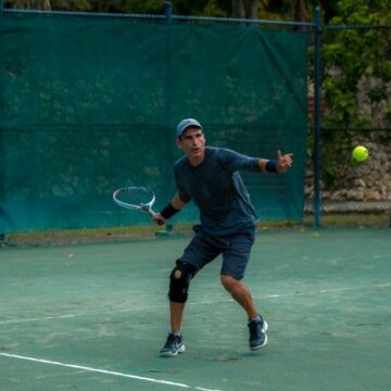 Laura Mouzo y John Ander ganan evento de tenis Casa de Campo