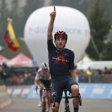 Geoghegan Hart gana etapa 15 Giro de Italia 2020