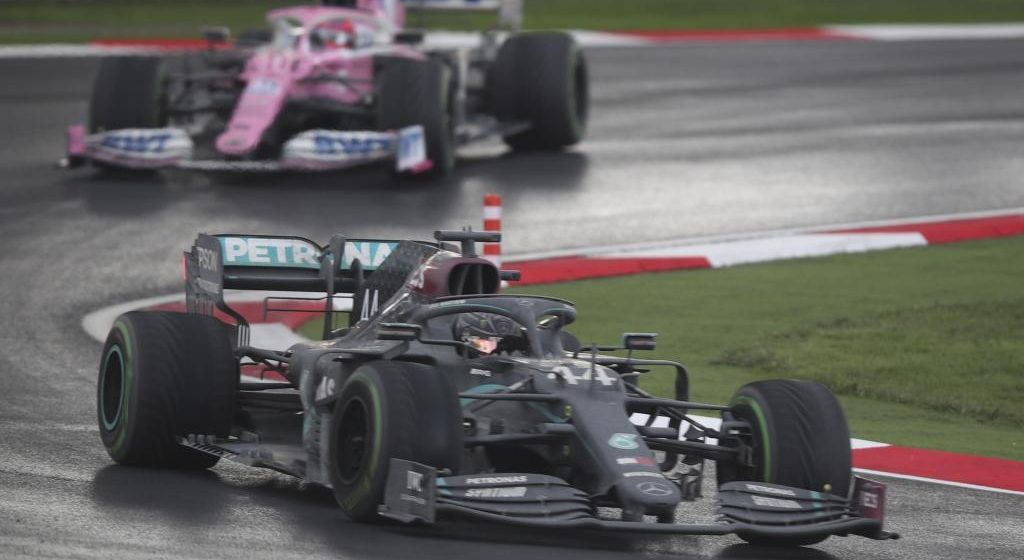 La Mercedes se aferra al milagro para ganar la F1