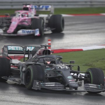 La Mercedes se aferra al milagro para ganar la F1