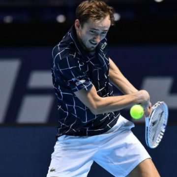 Medvedev gana de nuevo frente a  Zverev en Nitto ATP Finals 2020