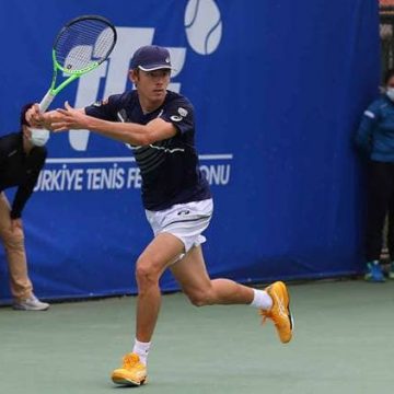 Australiano De Minaur despacha a francés Goffin para enfrentar a kazaco Bublik en final de Antalaya Open 2021