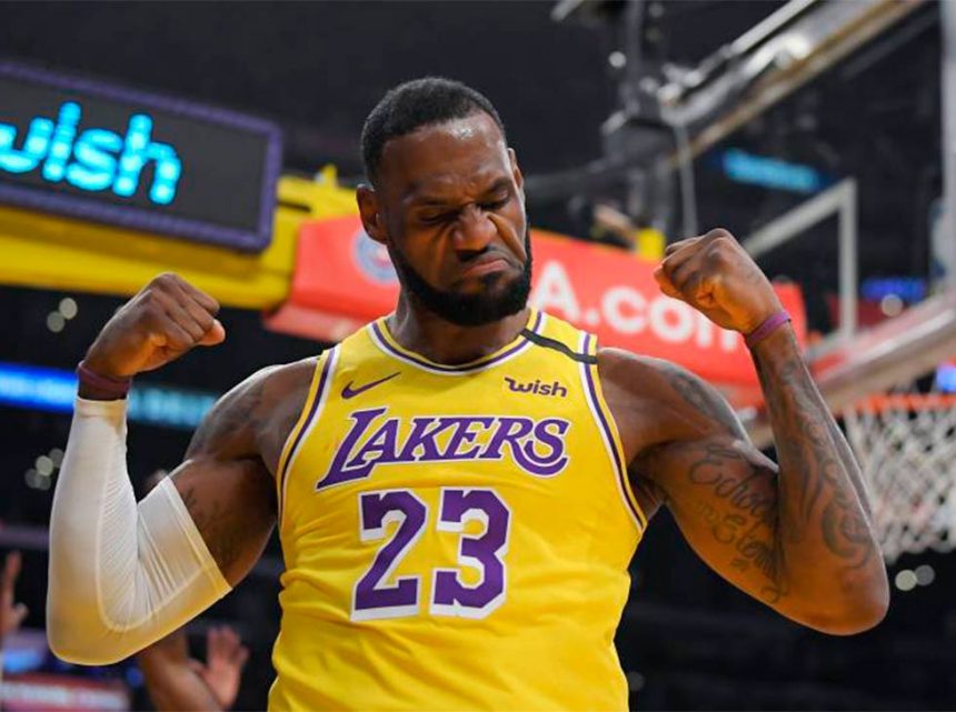 LeBron llama a la calma ante los Pistons