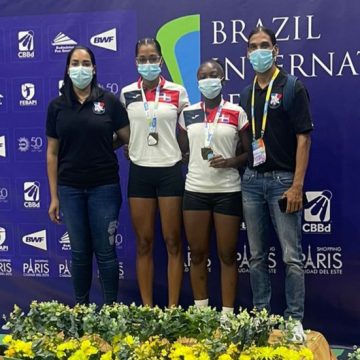 Pie y Acosta ganan Bronce en bádminton de Brasil