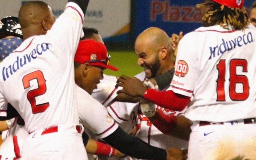 Pujols decide en su debut, Gigantes ganan primero, Estrellas blanquean Toros