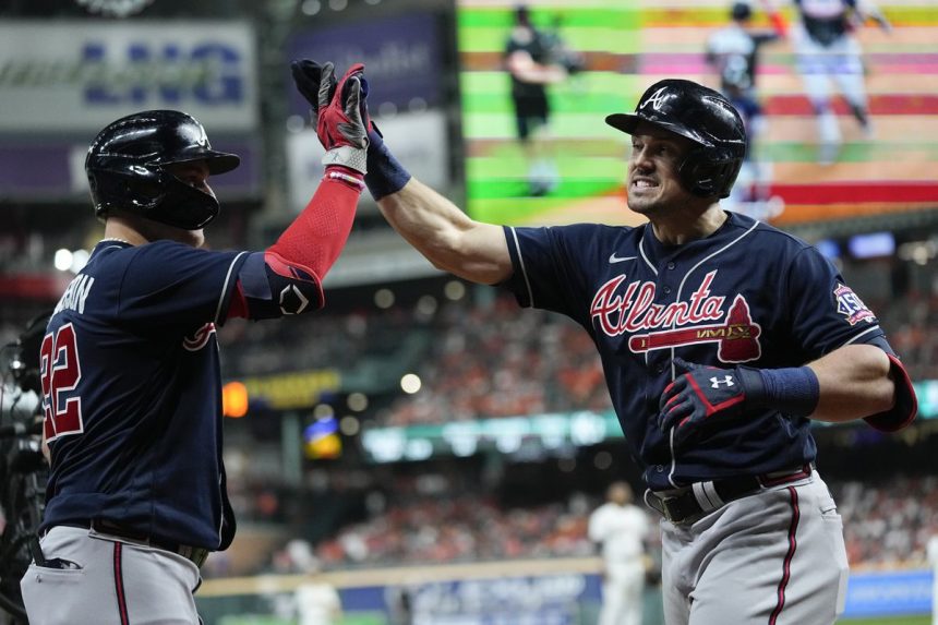 Bravos pegan primero en Serie Mundial