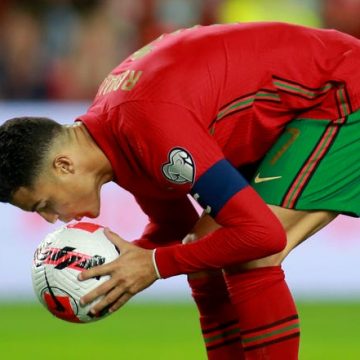 Cristiano mete a Portugal en el Mundial