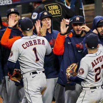 Astros resisten y extienden la Serie Mundial