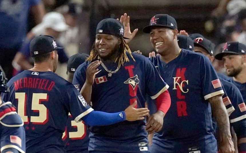 Vladi gana premio Hank Aaron