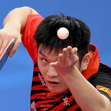 Zhendong vence a Ma Long en final china de tenis de mesa