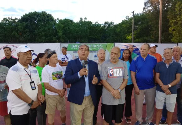 GIL Y ESPINOSA triunfan en inicio  del Tenis Team Máster Cup RD