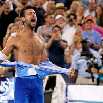 Djokovic: “Este ha sido uno de los partidos más emocionantes y más difíciles mental, emocional y físicamente. he tenido en mi carrera”.