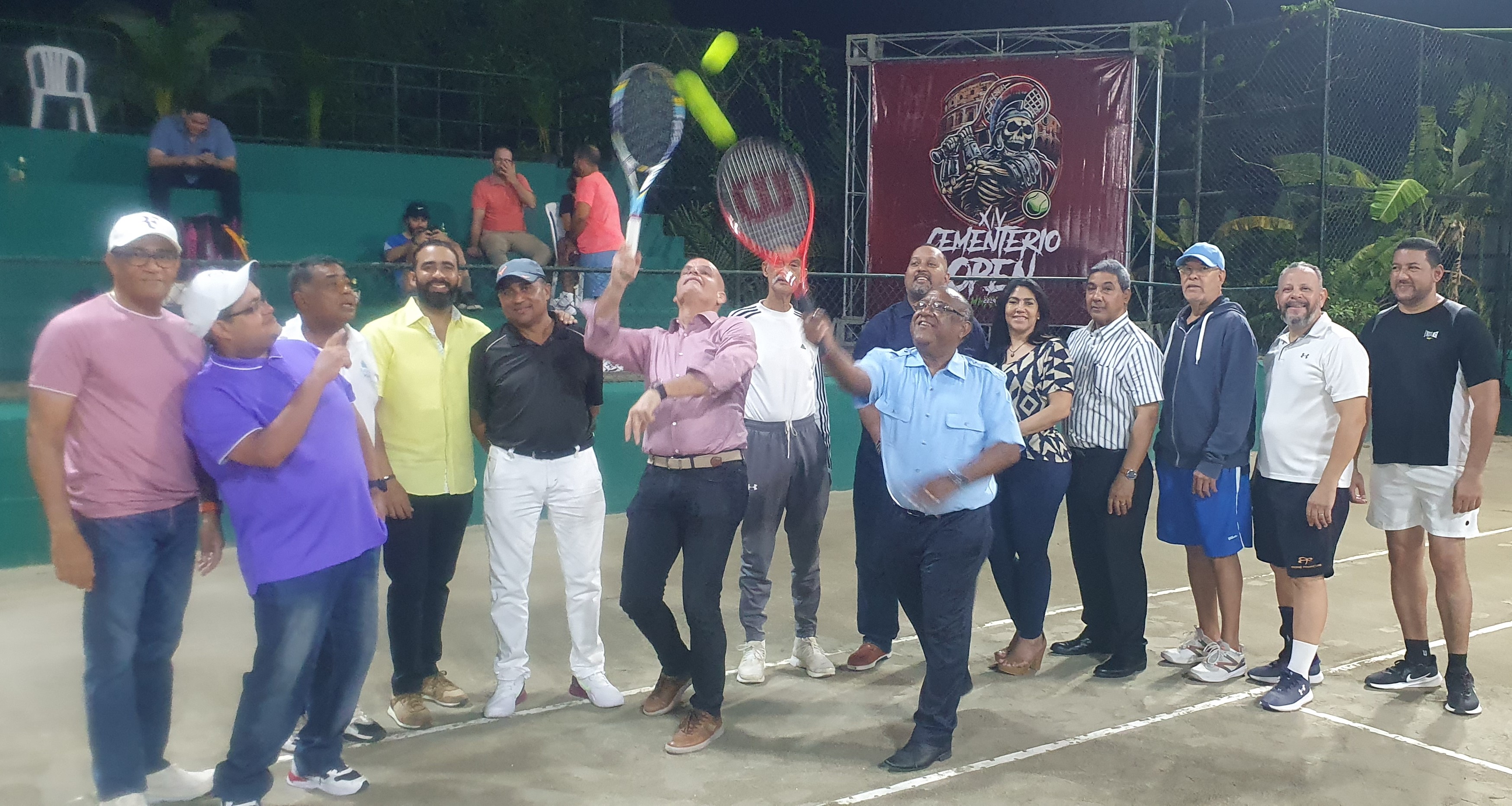 Suárez y Trinidad pican adelante en Cementerio Open de Tenis 2024