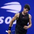 Carlos Alcaraz pierde 670 puntos, lo que lo distancia del primer lugar en el ranking de Jannik Sinner y podría hacer que salga del podio ATP.