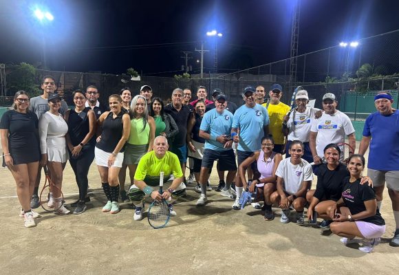 Castillo y Malagón sorprenden en inicio Tenis Challenge Doubles Cup  